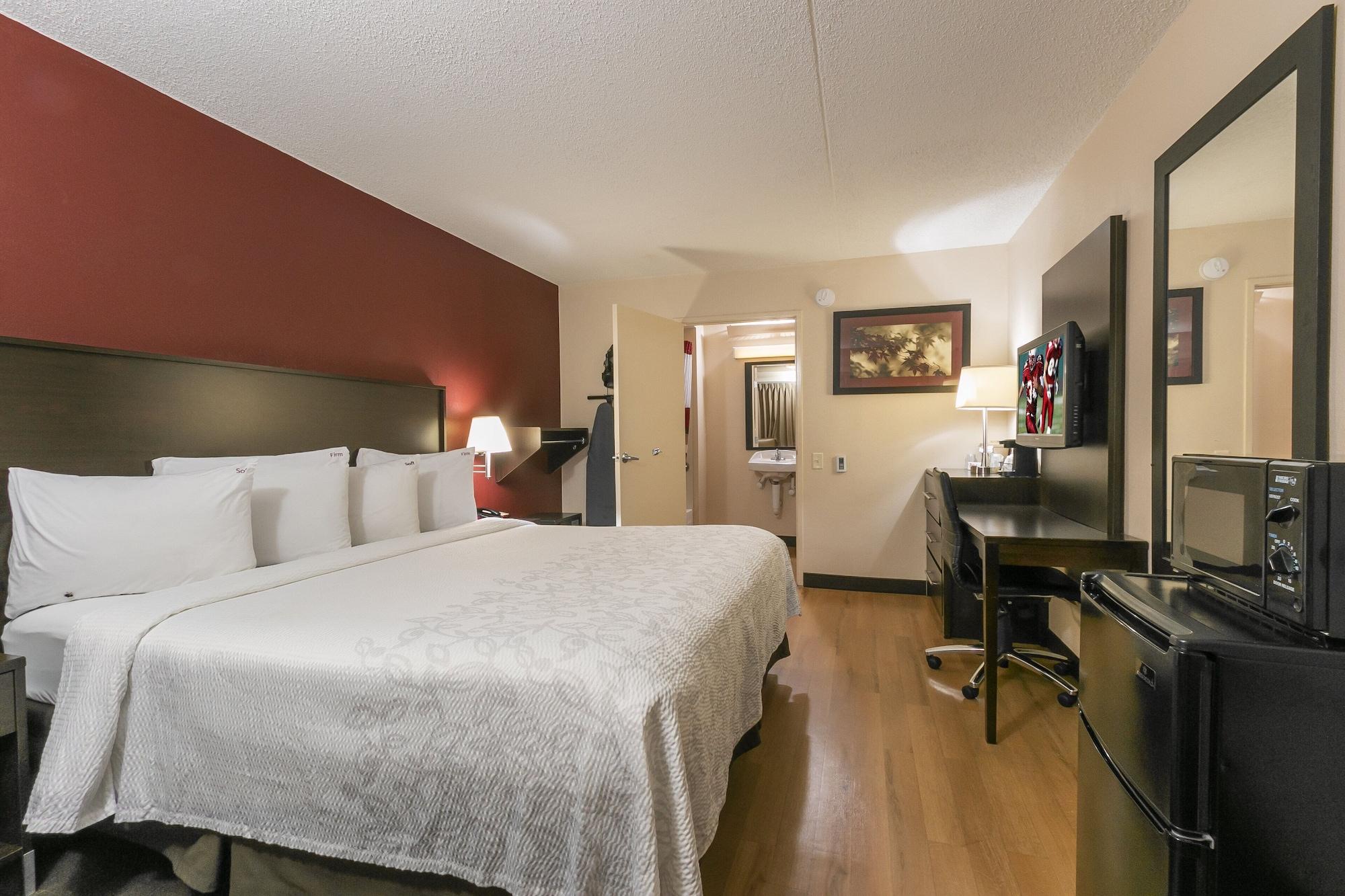 Red Roof Inn Plus+ Secaucus - Meadowlands Екстер'єр фото
