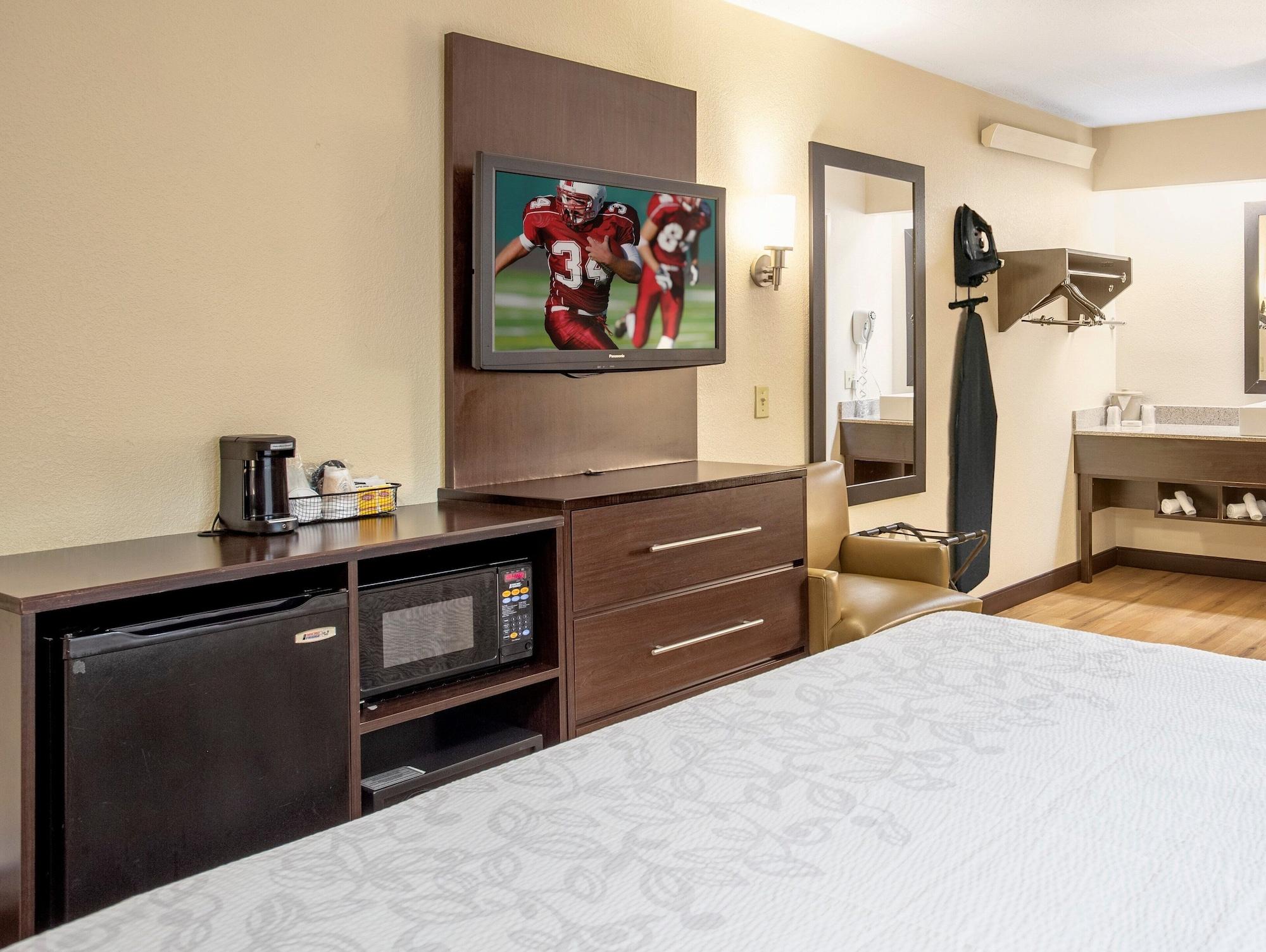 Red Roof Inn Plus+ Secaucus - Meadowlands Екстер'єр фото
