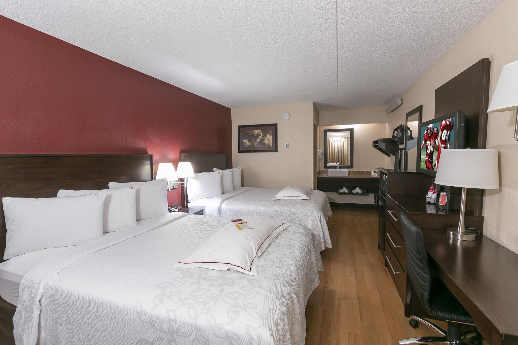 Red Roof Inn Plus+ Secaucus - Meadowlands Екстер'єр фото