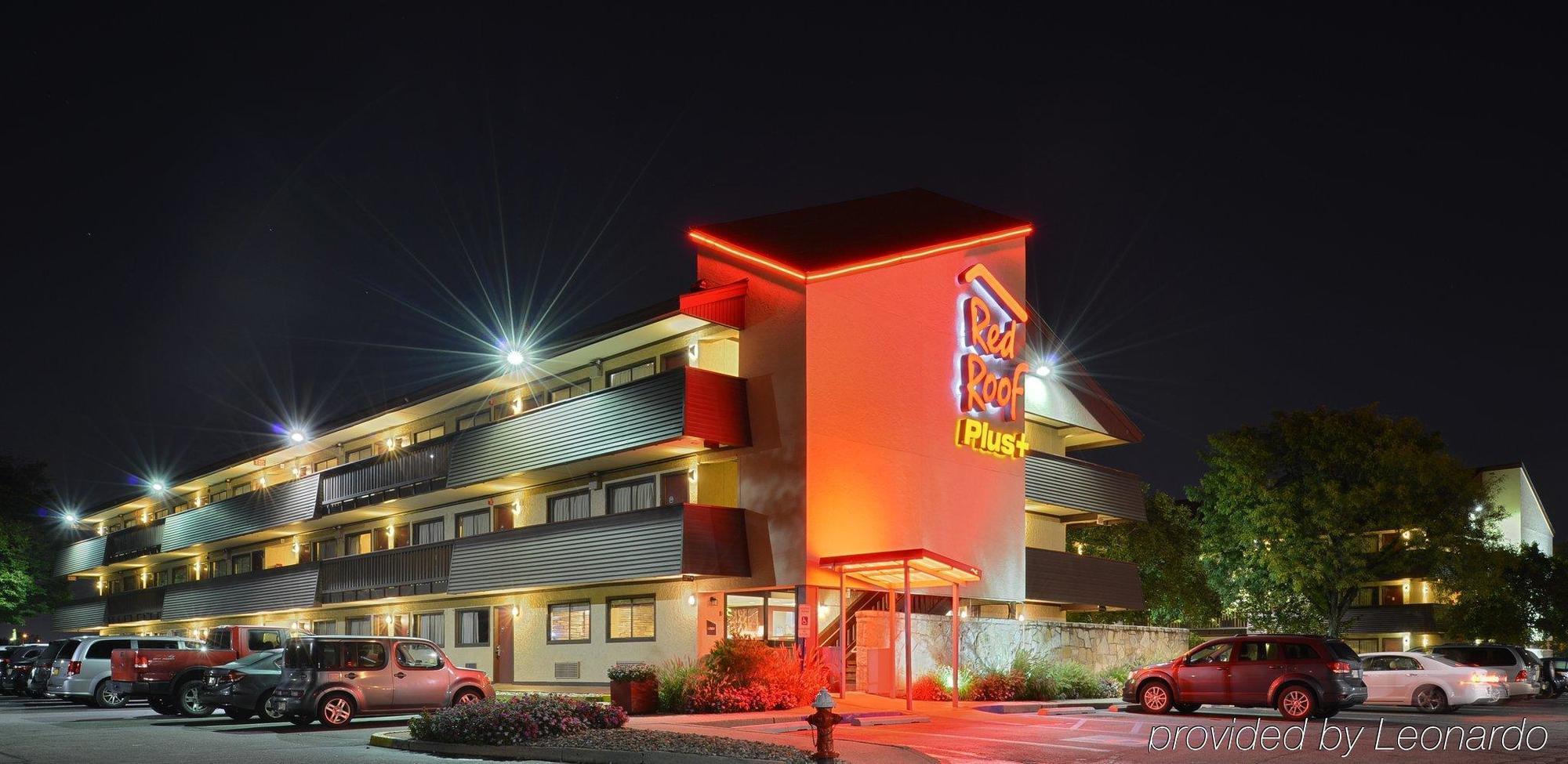 Red Roof Inn Plus+ Secaucus - Meadowlands Екстер'єр фото