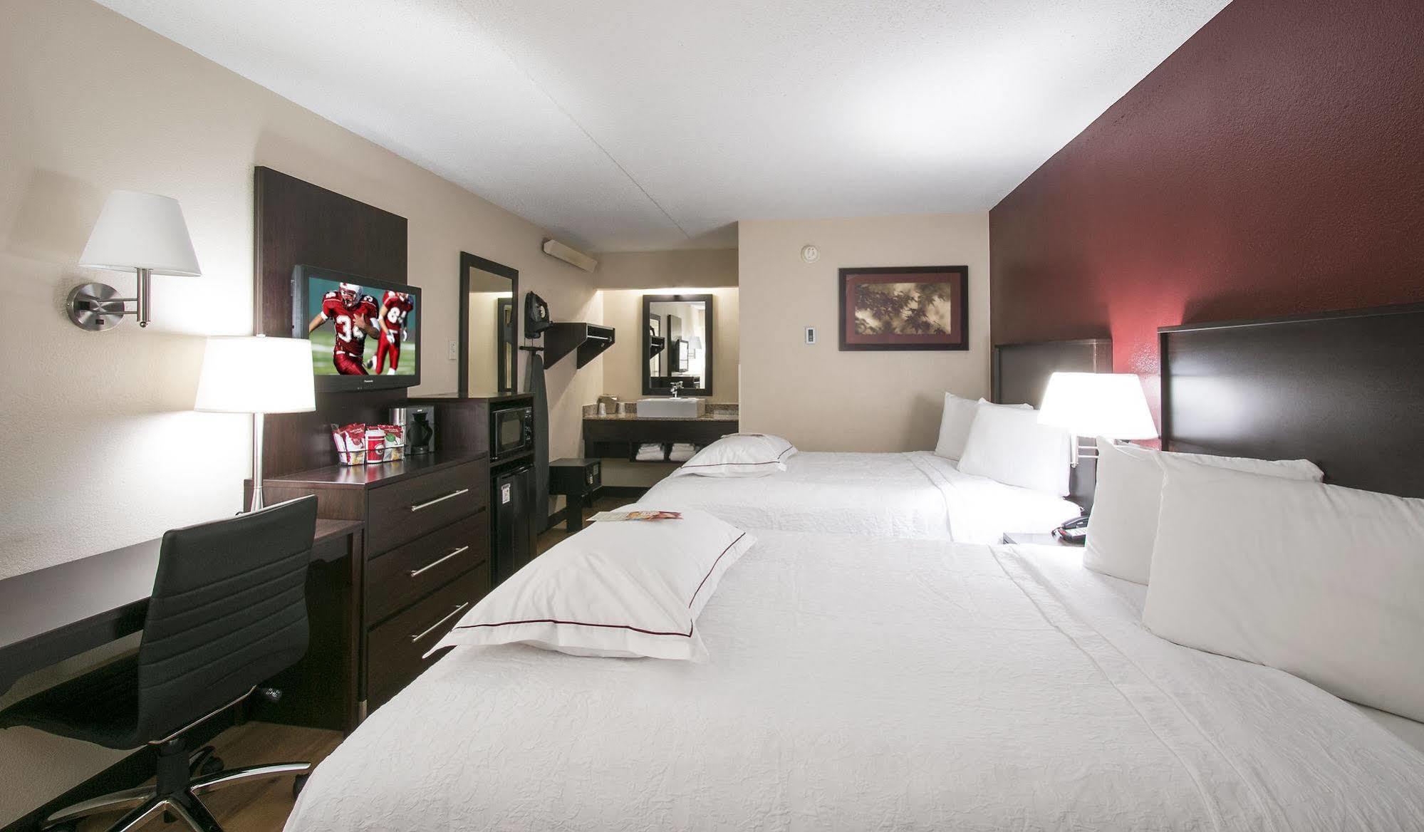 Red Roof Inn Plus+ Secaucus - Meadowlands Екстер'єр фото