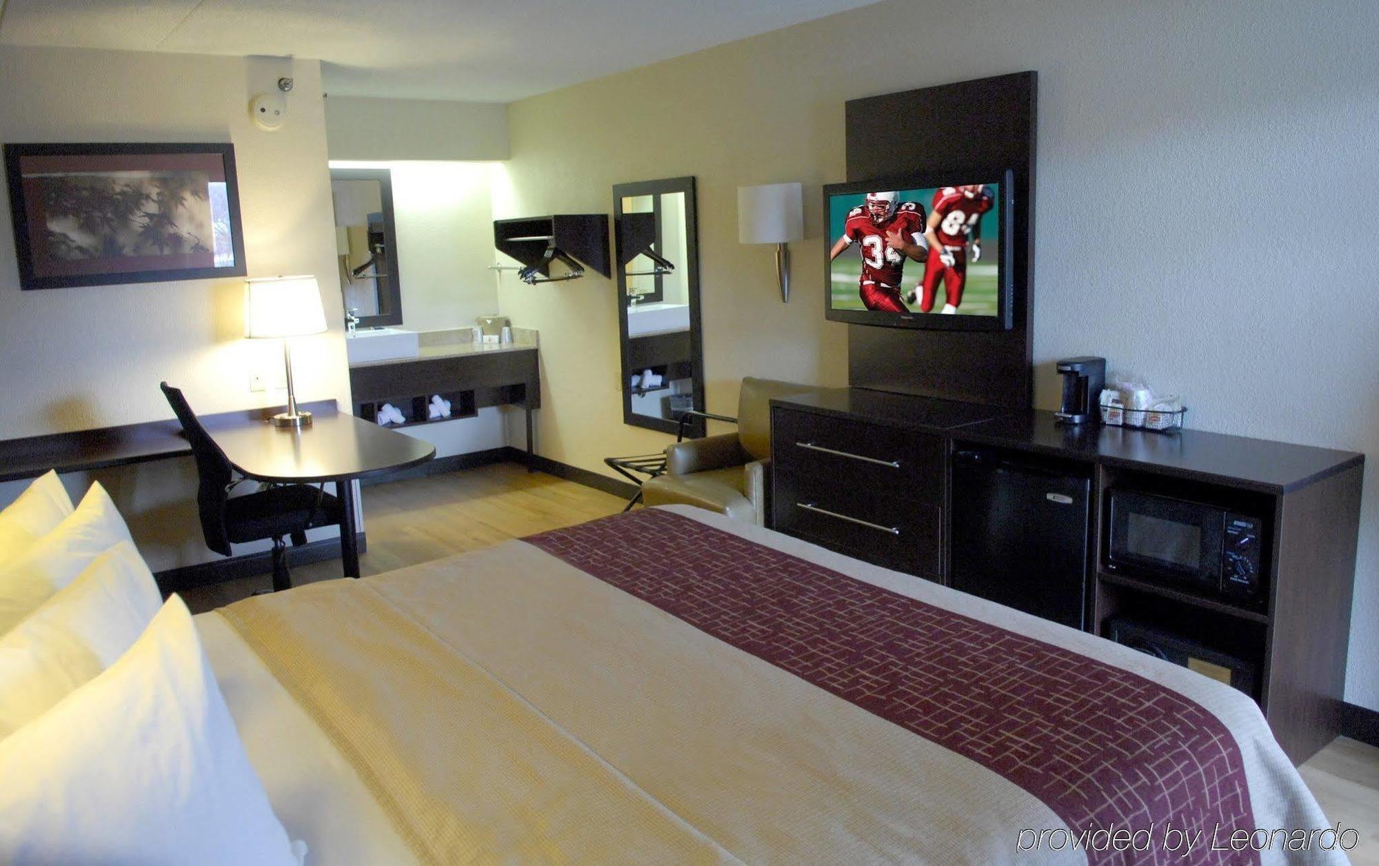 Red Roof Inn Plus+ Secaucus - Meadowlands Екстер'єр фото