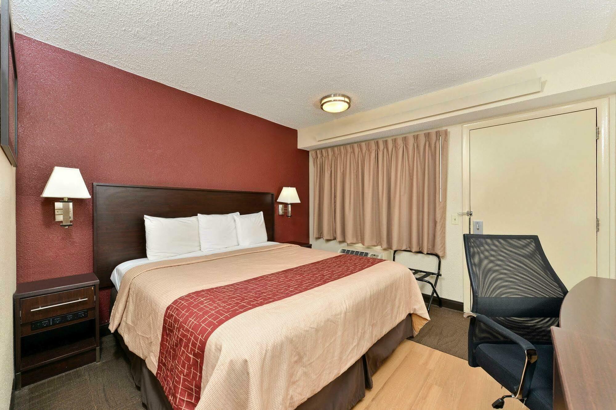 Red Roof Inn Plus+ Secaucus - Meadowlands Екстер'єр фото
